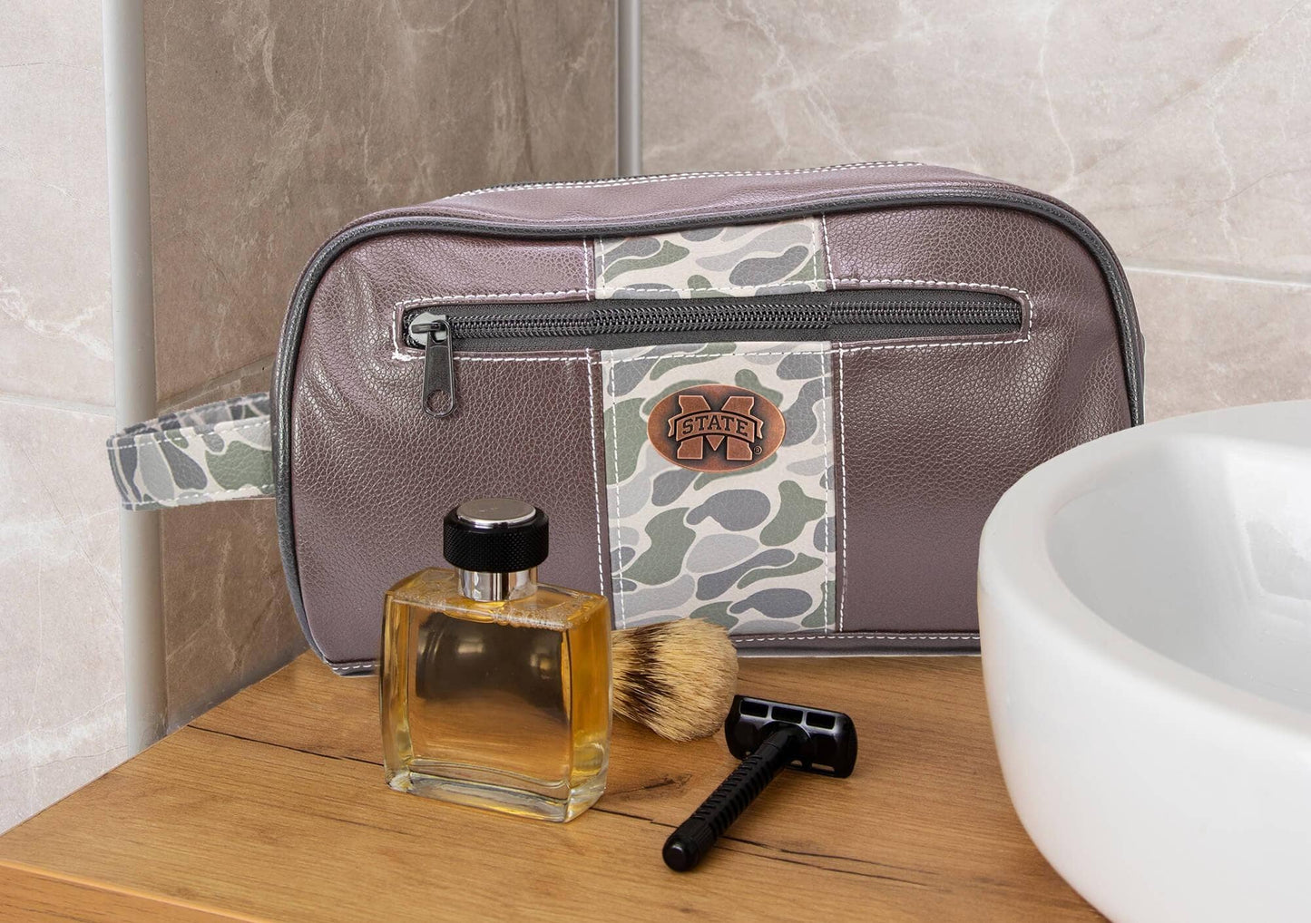 Mississippi State Bulldogs Men's Camo Dopp Kit.