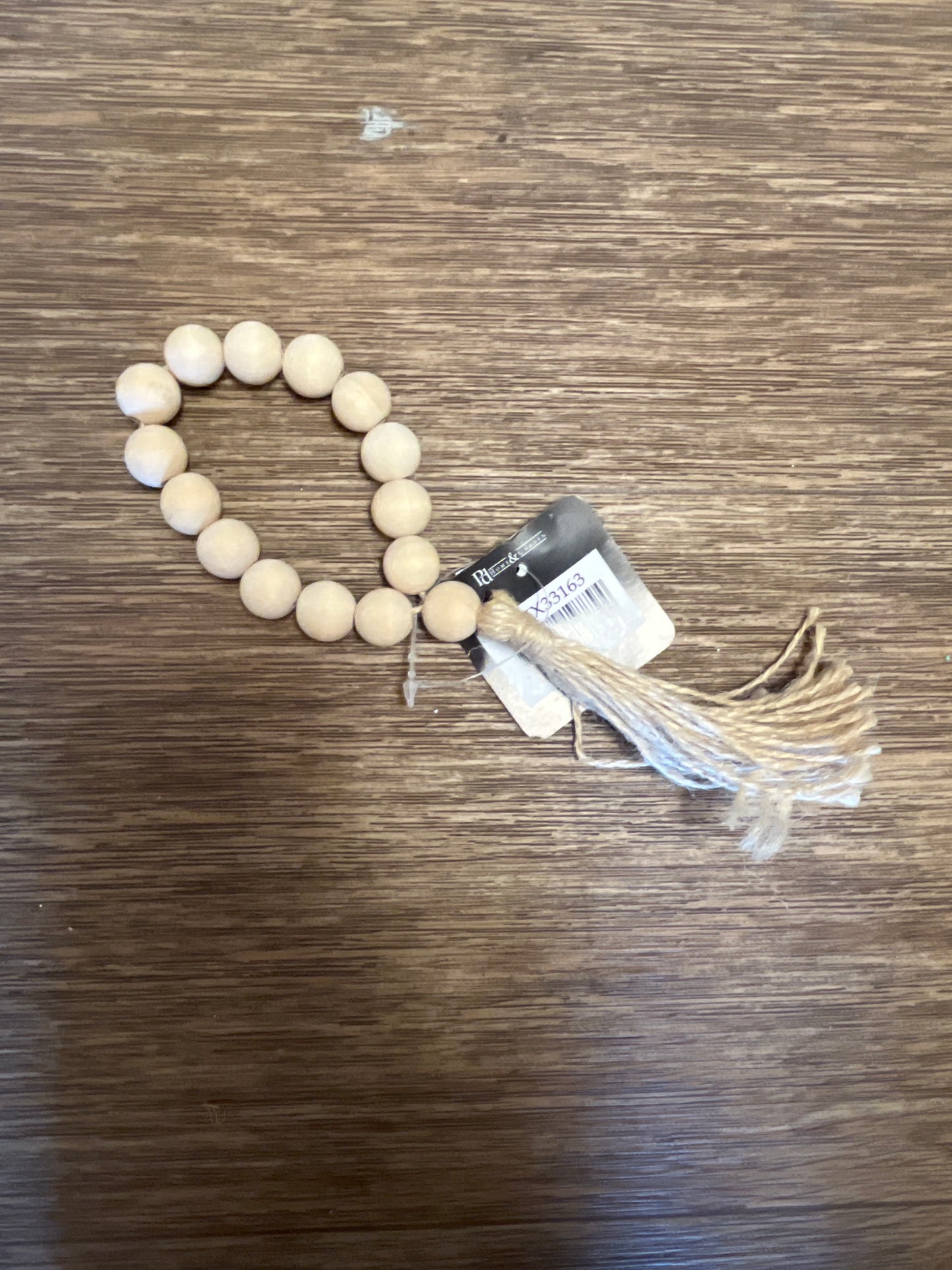 HX33163 8.66" WHITE BEADS WITH TASSLE