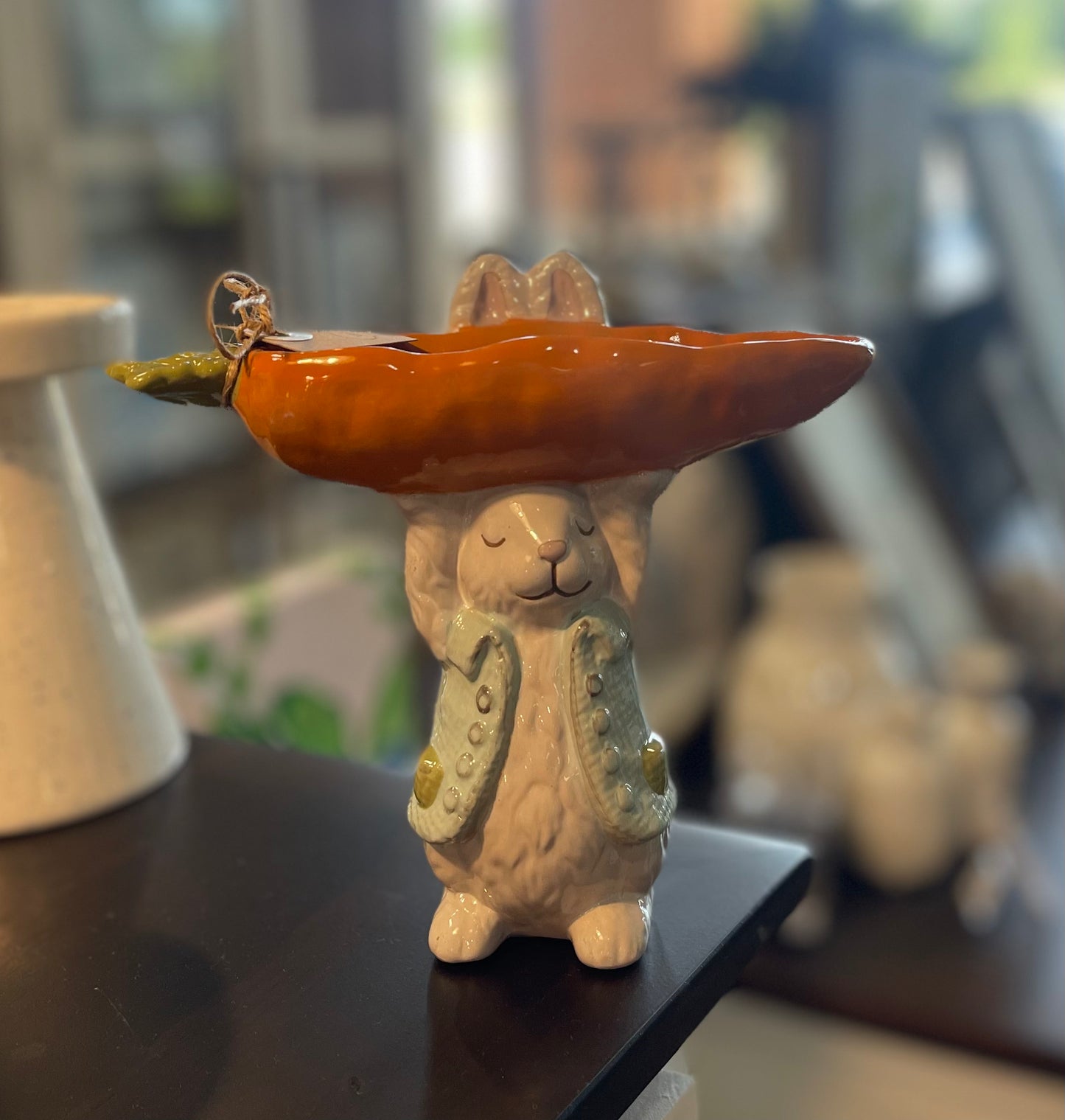BUNNY CARROT CANDY PEDESTAL