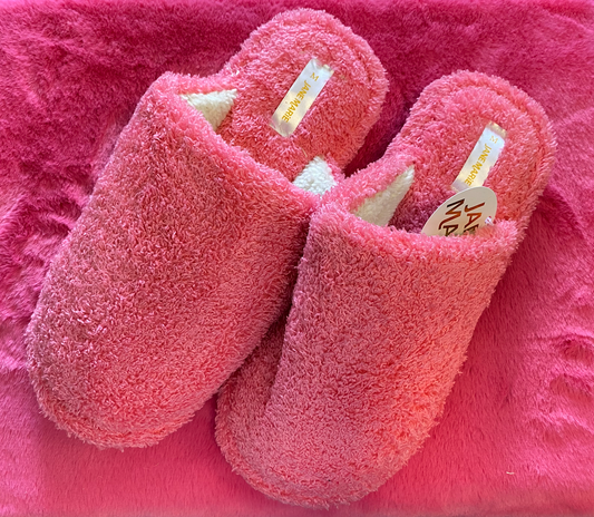 Fuzzy Closed Toe Slipper