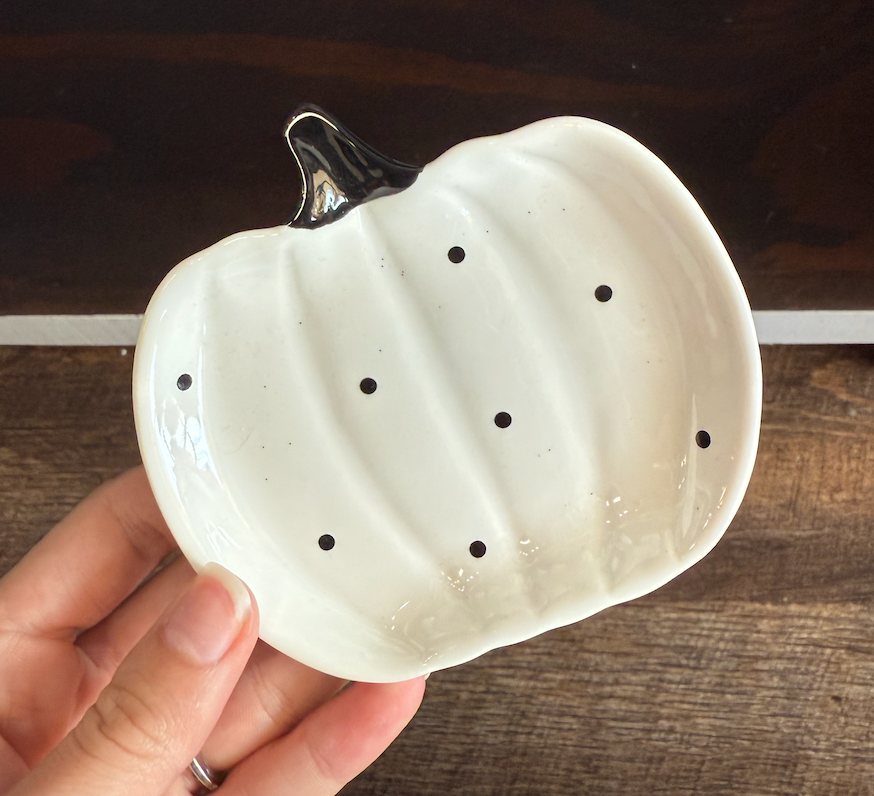 White Dot Pumpkin Plate Sm