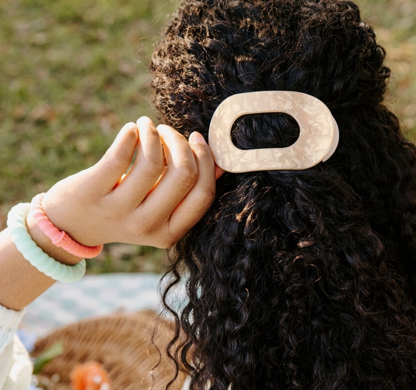 Flat Round Hair Clip Medium