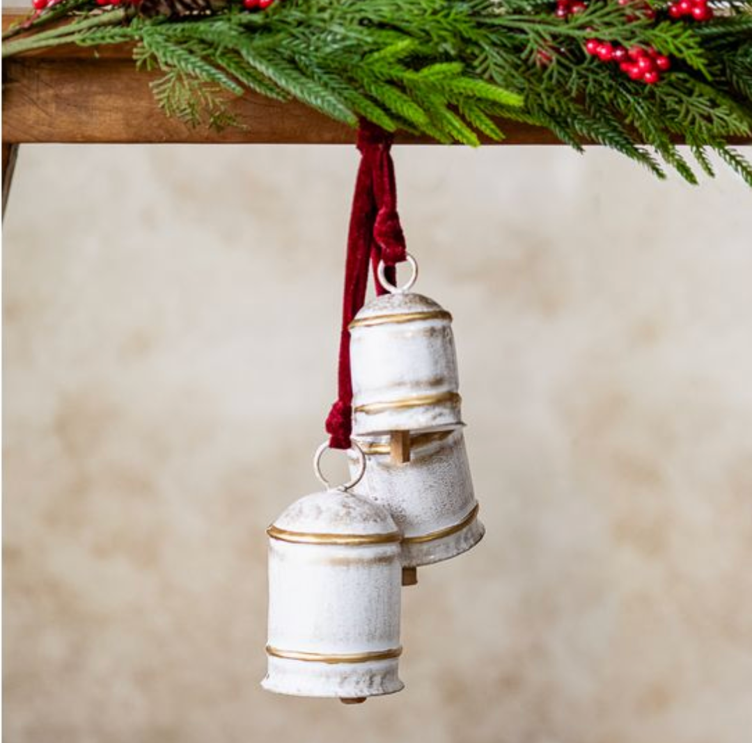 WHT/GLD 3 COW BELL RED VELVET CLUSTER