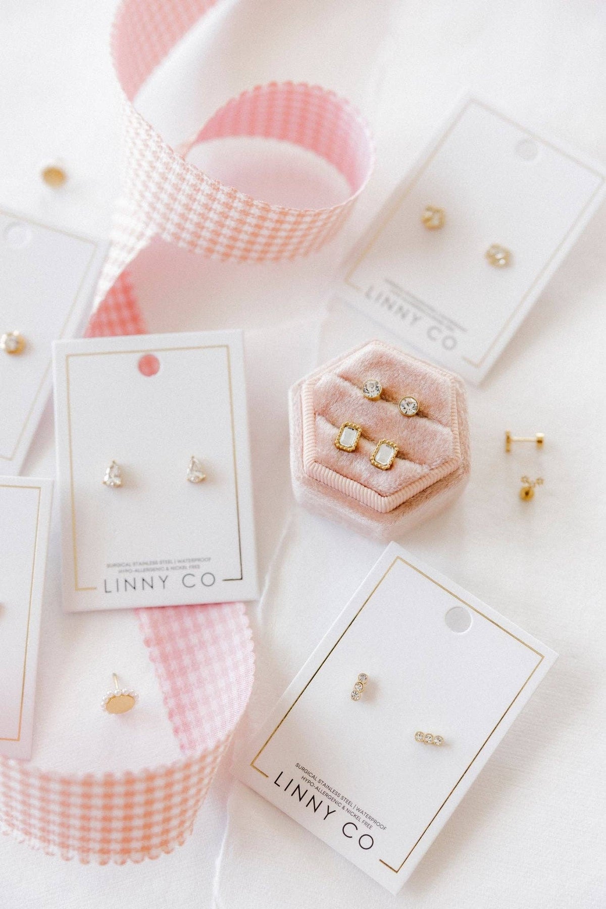 Screwback Stud Earrings - Poppy