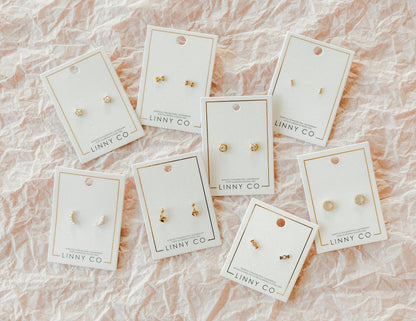 Screwback Stud Earrings - Abigail - Pearl