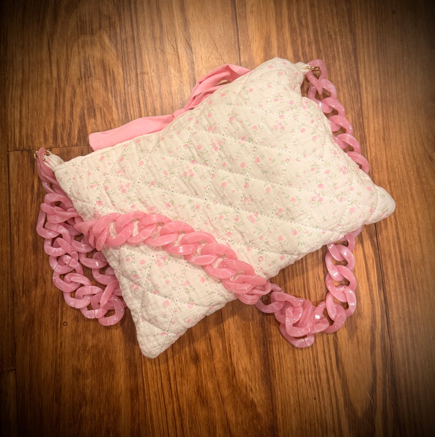 Quilted Bible Cover/Bag w/ Acrylic Chain