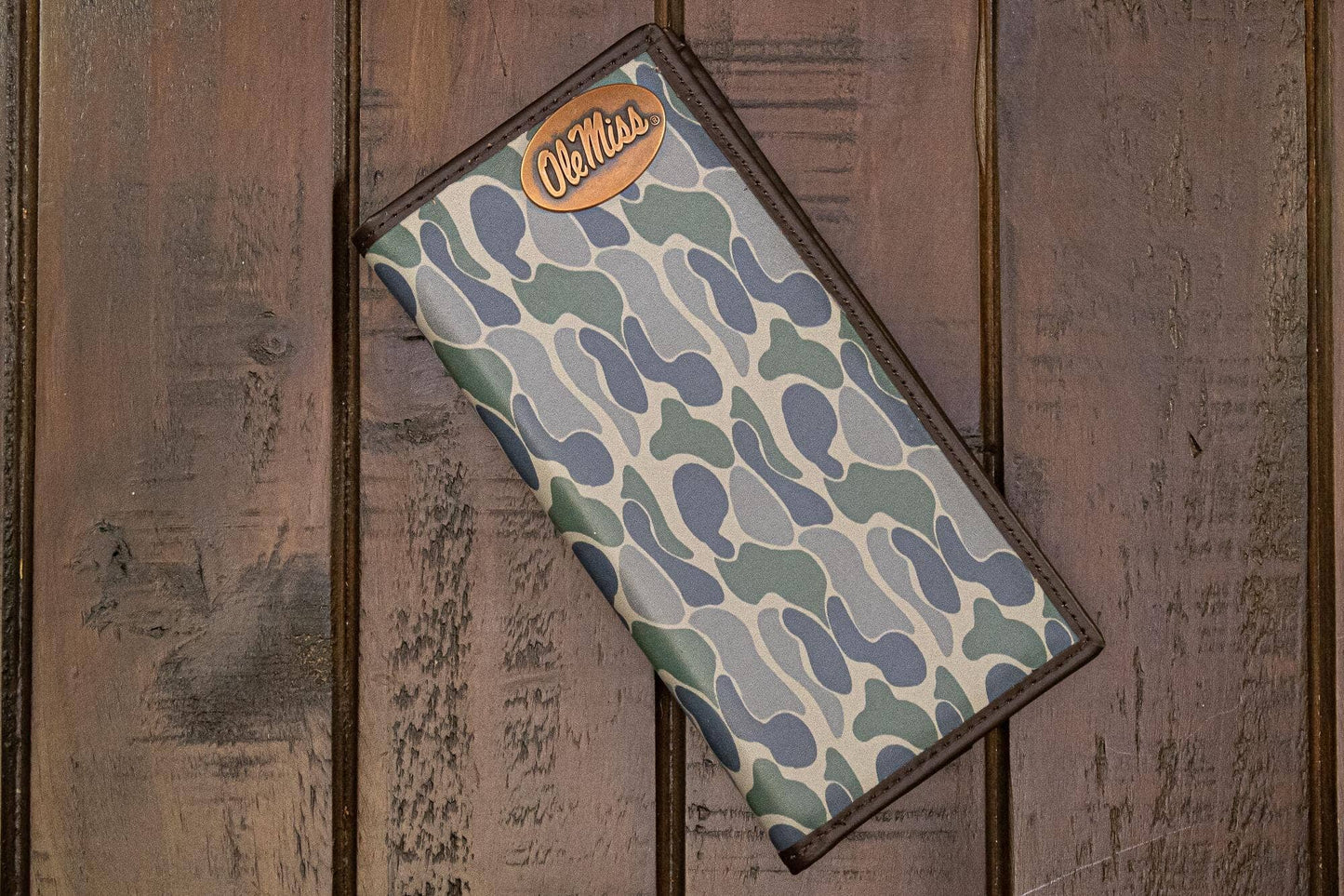 Ole Miss Rebels Men's Secretary Old School Camo Leather Wallet.