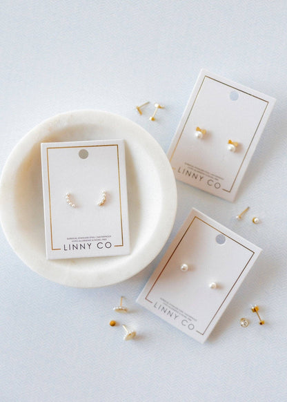 Screwback Stud Earrings - Abigail - Pearl