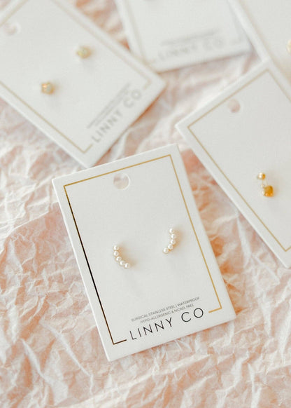 Screwback Stud Earrings - Abigail - Pearl