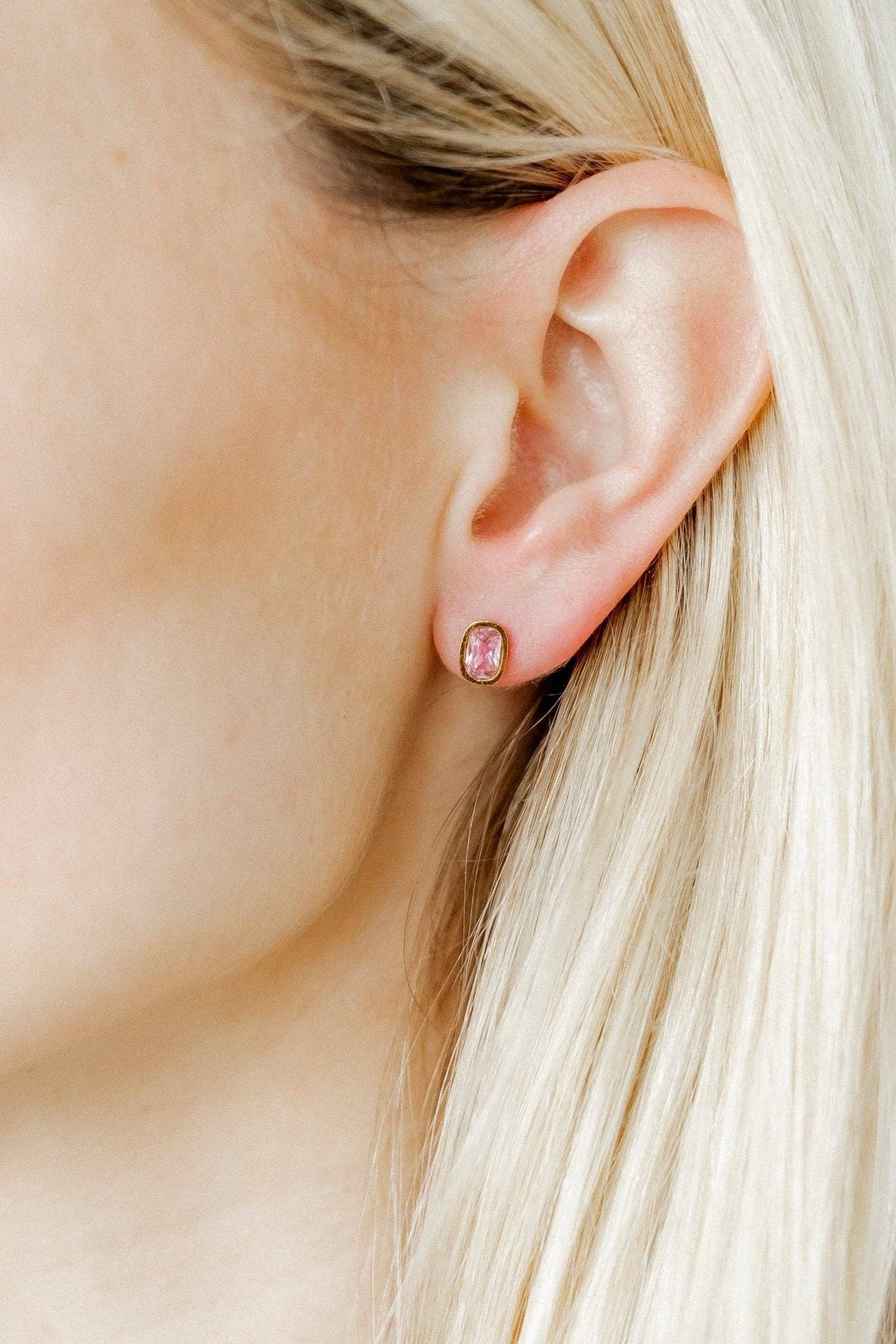 Screwback Stud Earrings - Kay Pink