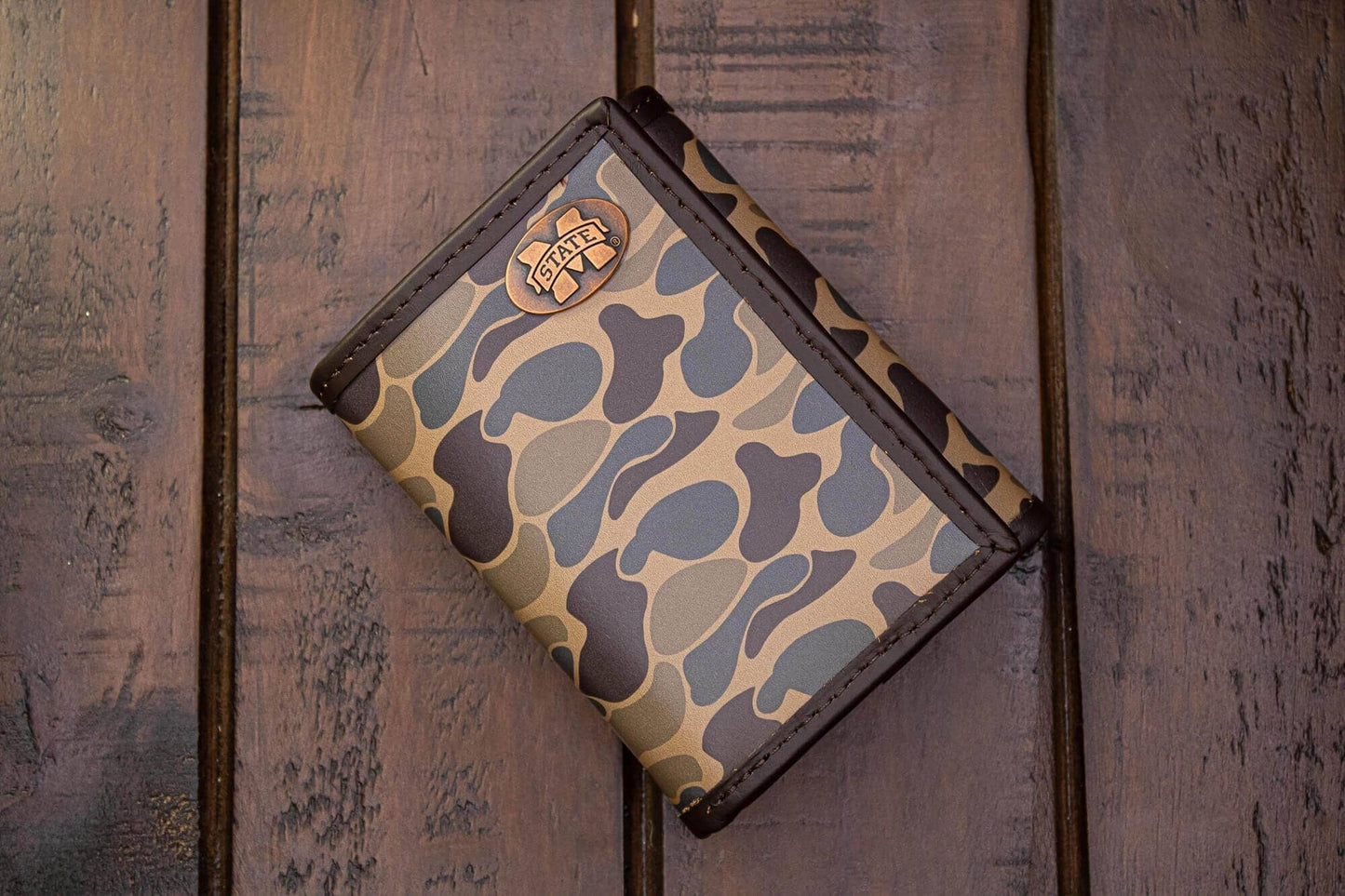 Mississippi State Bulldogs Men's Trifold Old School Camo Leather Wallet.