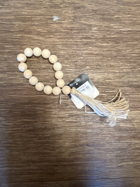 HX33163 8.66" WHITE BEADS WITH TASSLE