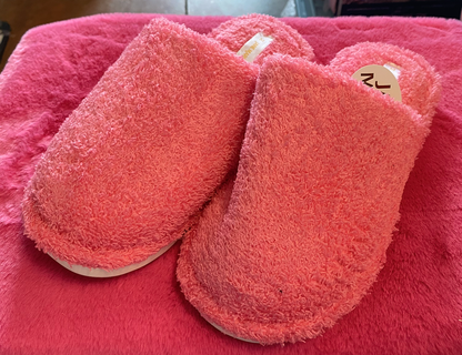 Fuzzy Closed Toe Slipper
