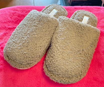 Fuzzy Closed Toe Slipper