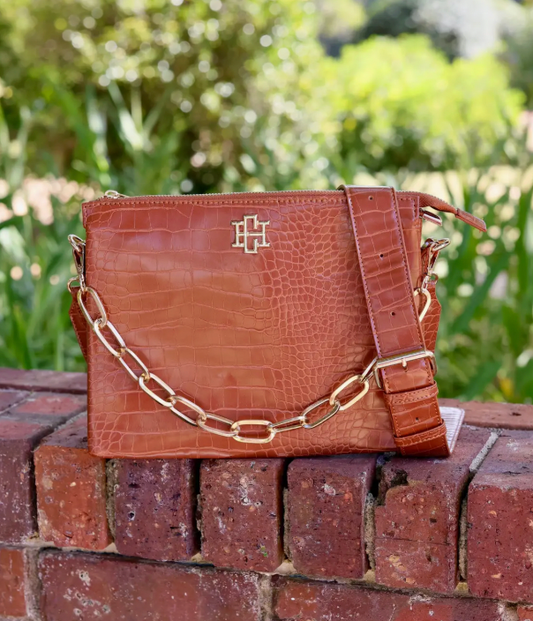 Ariana Crossbody Saddle