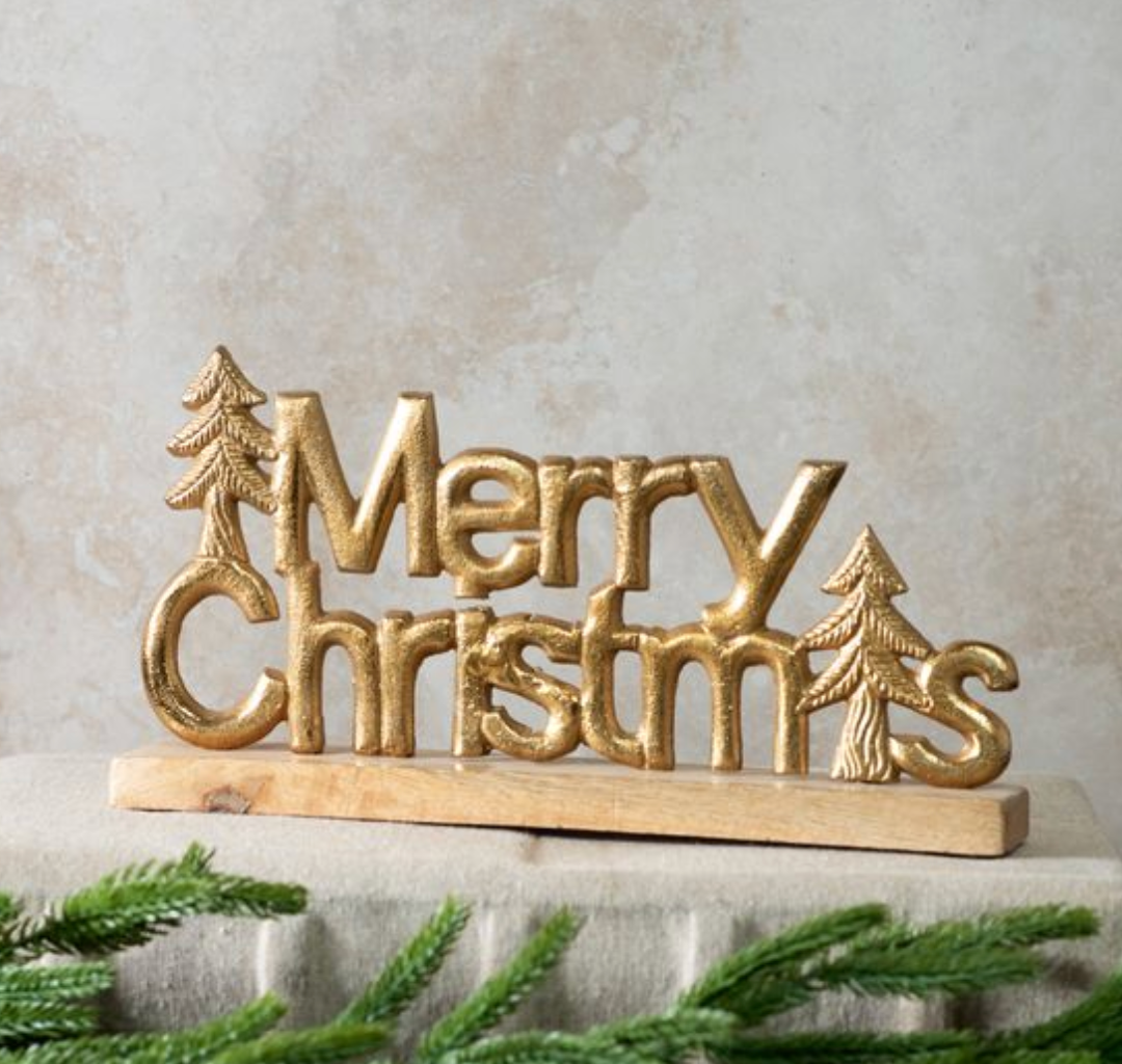 WOOD + GOLD. MERRY CHRISTMAS TABLETOP