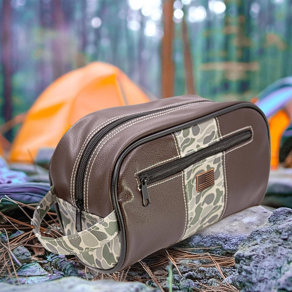 USA Flag Brown Pebble Old School Camo Men's Toiletry Dopp Bag.