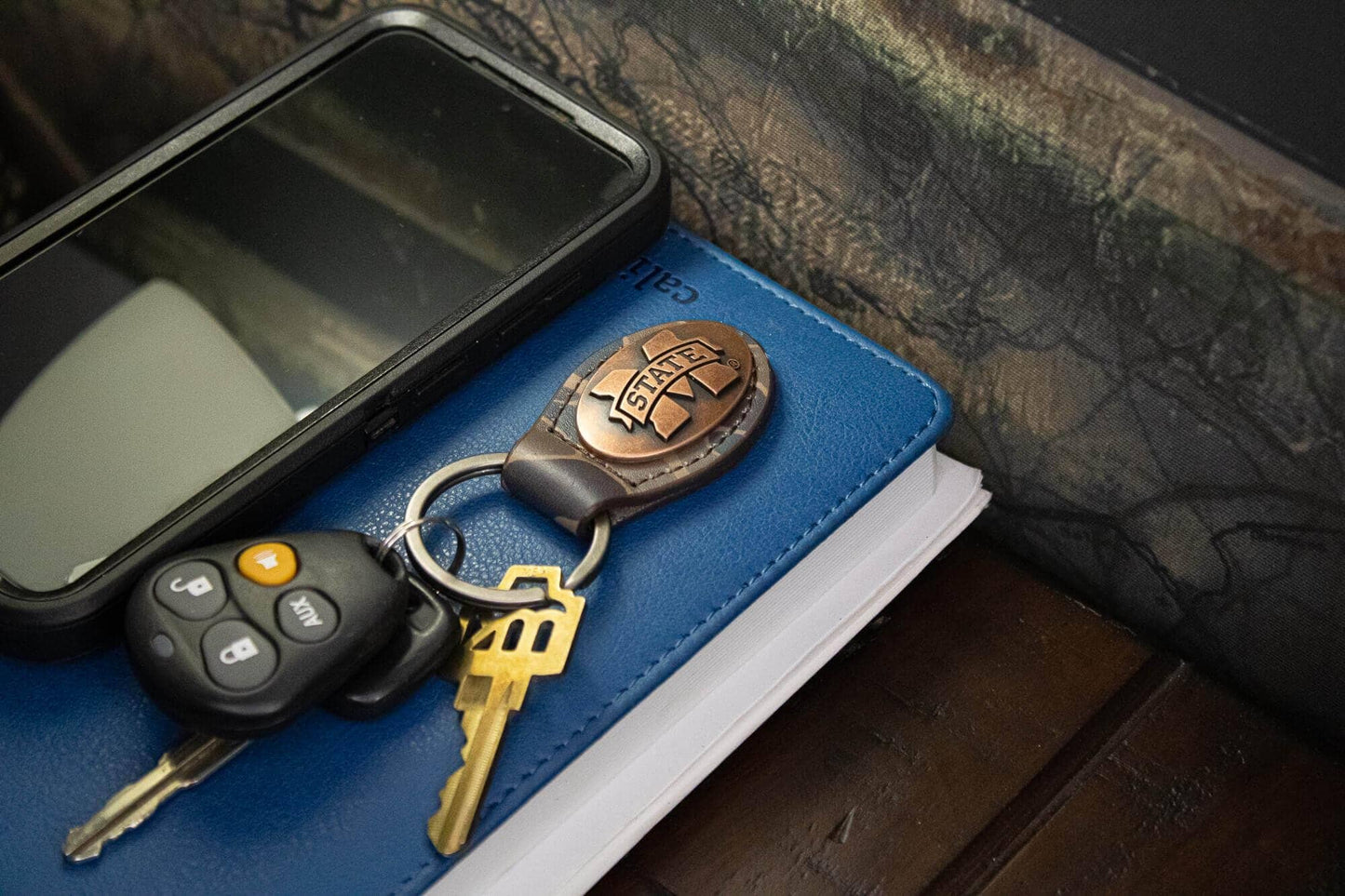Mississippi State Bulldogs Oval Camo Leather Key Fob.
