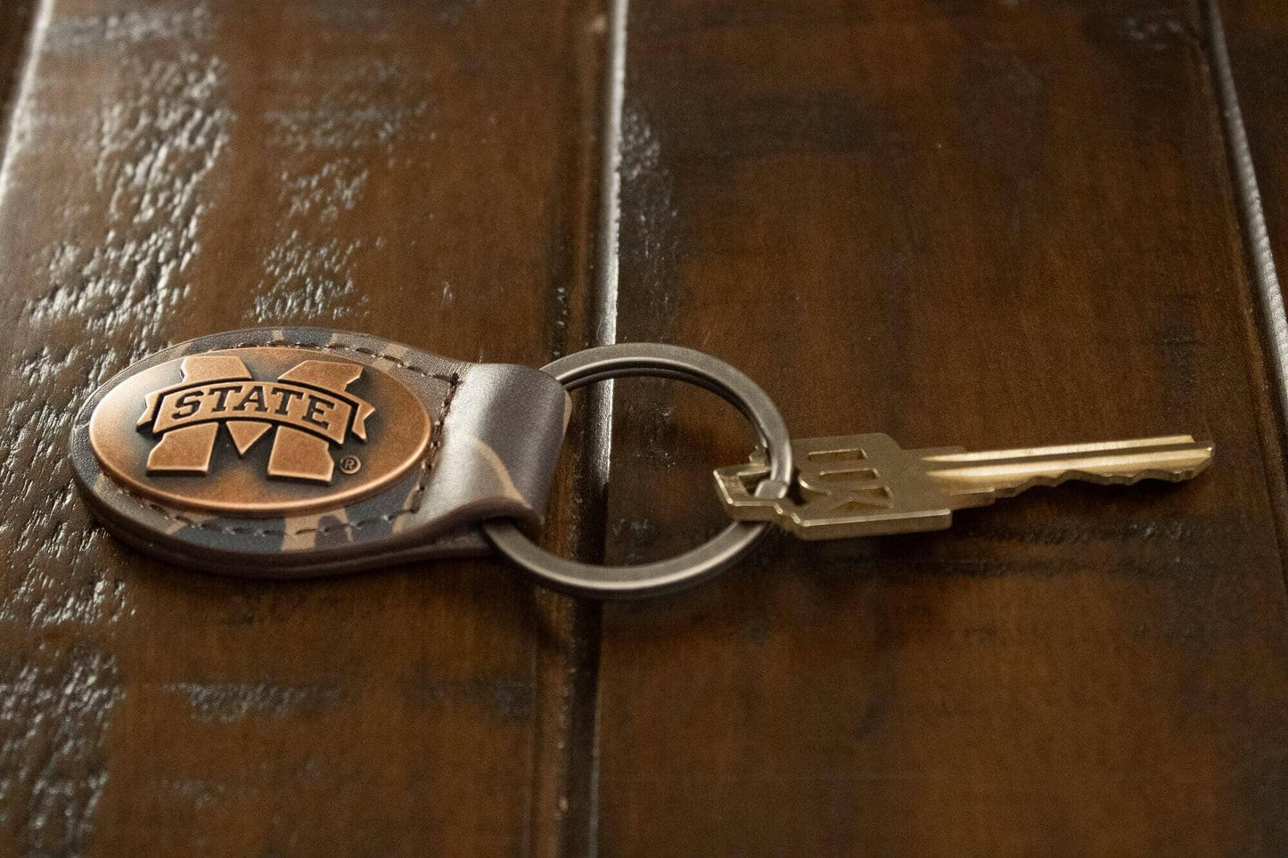 Mississippi State Bulldogs Oval Camo Leather Key Fob.