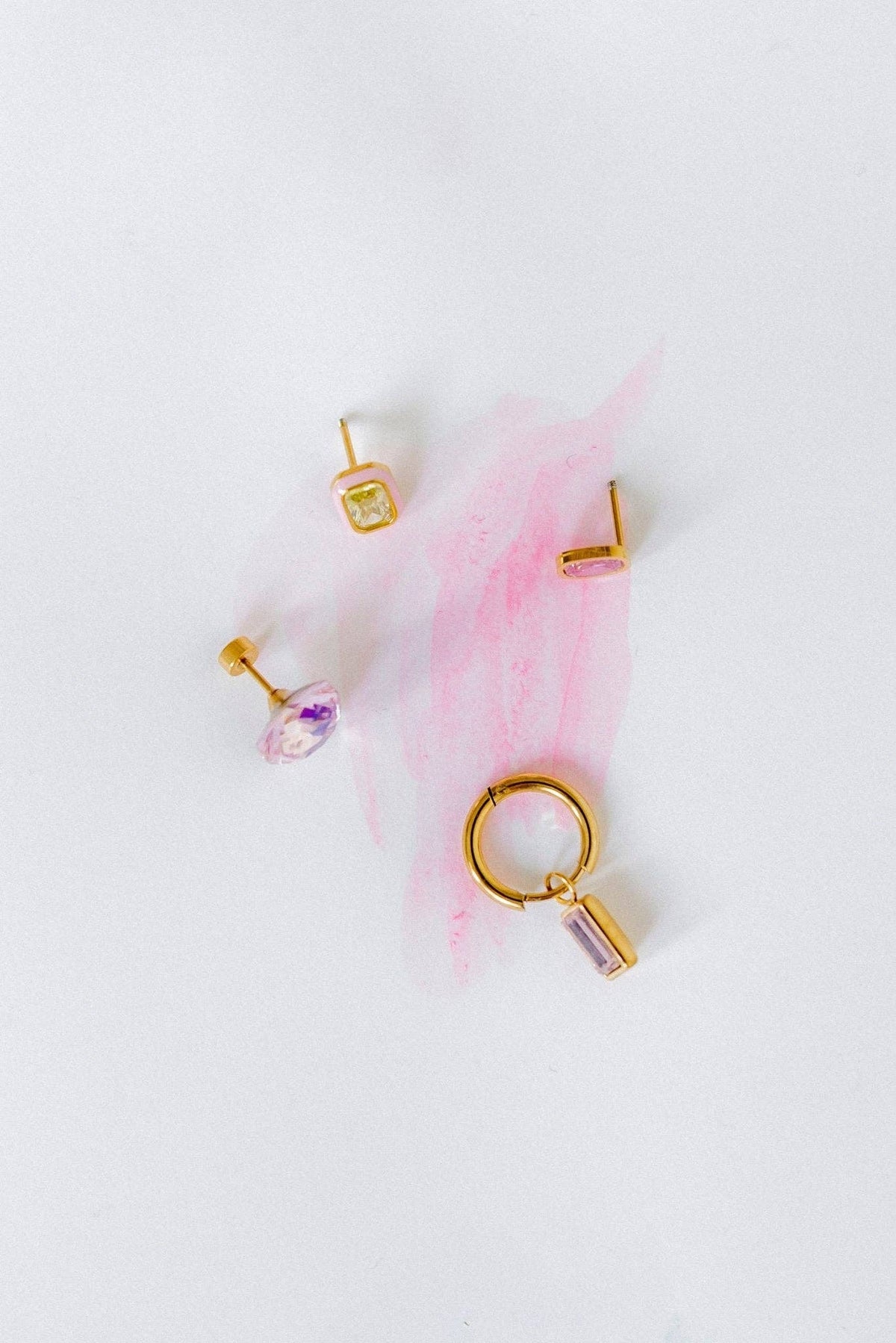 Screwback Stud Earrings - Kay Pink