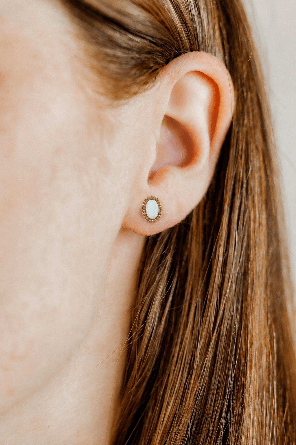 Screwback Stud Earrings - Luna Opal White
