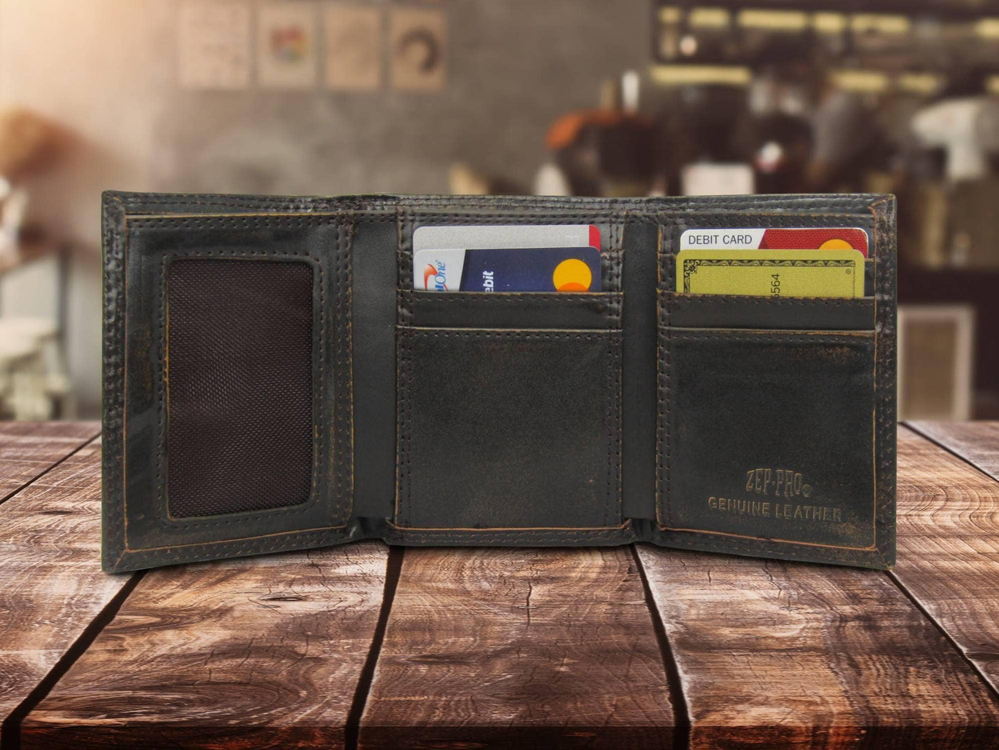 Mississippi State Bulldogs Men's Trifold Old School Camo Leather Wallet.