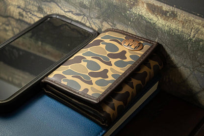 Mississippi State Bulldogs Men's Trifold Old School Camo Leather Wallet.