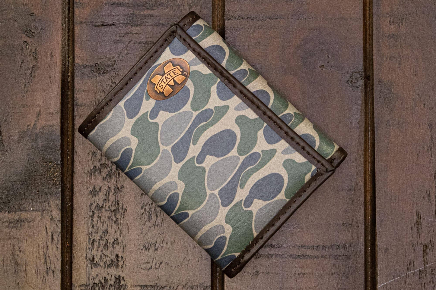 Mississippi State Bulldogs Men's Trifold Old School Camo Leather Wallet.